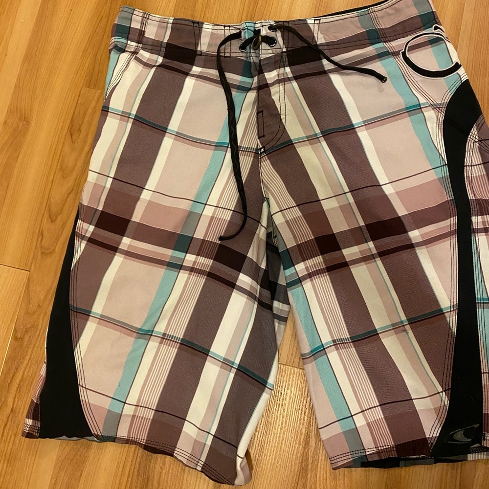 Men’s board shorts..